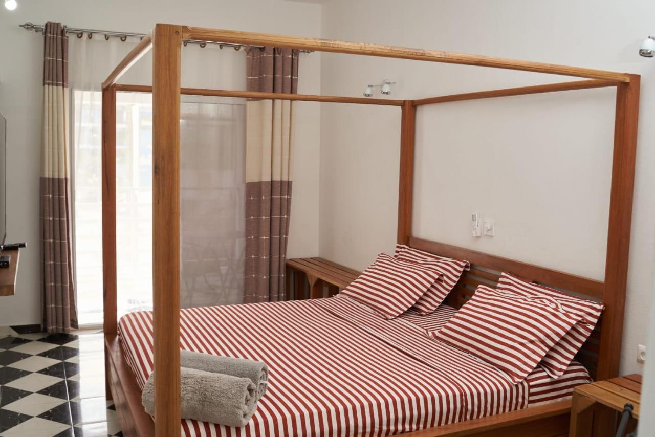 נוסי-בה Jirajira Hotel מראה חיצוני תמונה